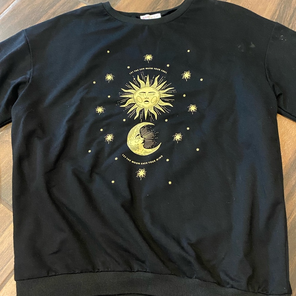 sweatshirt